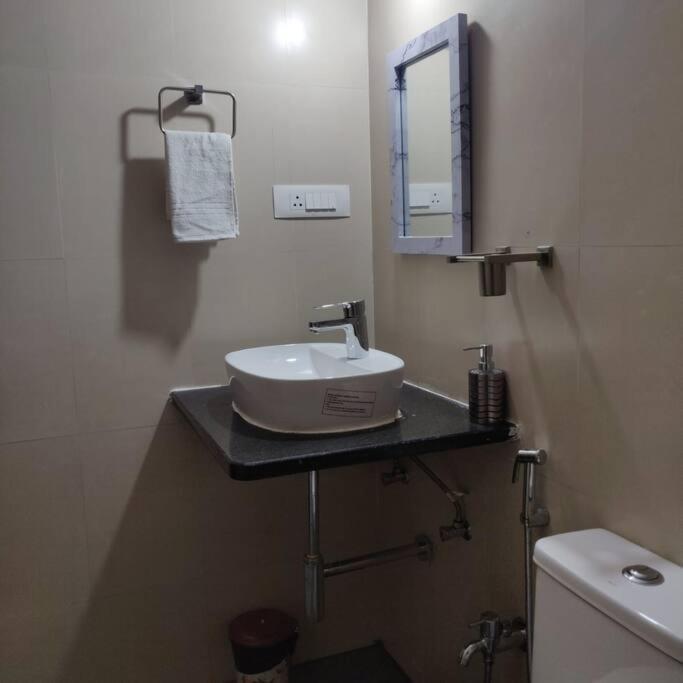 Kivi'S Kozy 2Bhk Luxurious Apartment Goa By Leela Homes Arpora Buitenkant foto